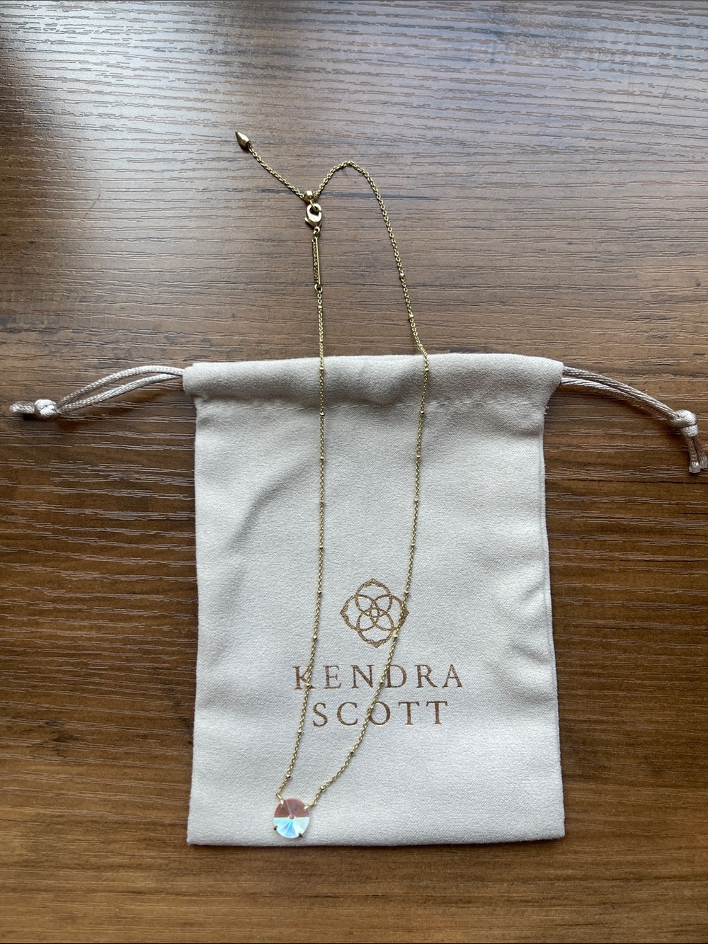 Kendra Scott Jolie Necklace in Dichroic Glass 
